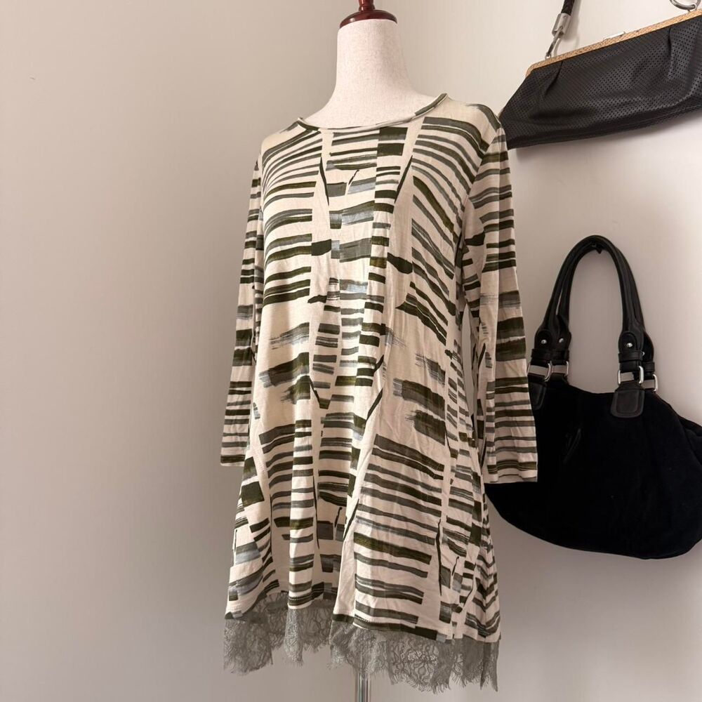 Logo by Lori Goldstein Green Printed Top with Lace Hem Size S
